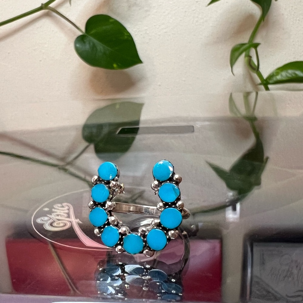 🩵 Turquoise Horseshoe Ring, Sterling Silver, Size 7, New with Original Blue Box - Picture 2 of 15
